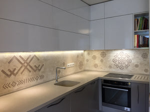 Oriģināls un dizaina virtuves sienas panelis ar spēka zīmēm